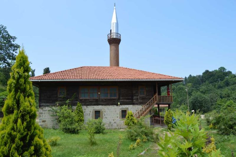 Hemşin Köyü Camii 